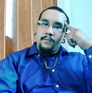 Meet your Posher, Carlos